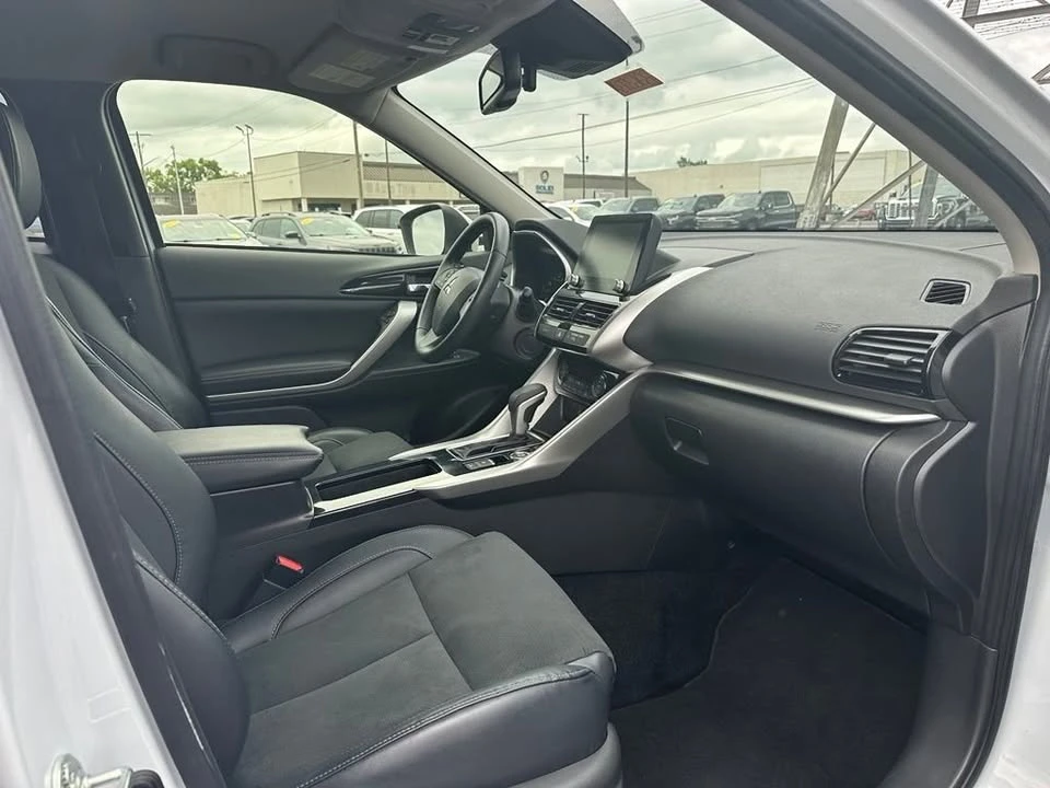 2022 Mitsubishi Eclipse Cross - Image 4 of 20