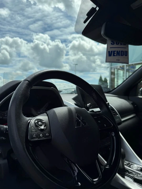 2022 Mitsubishi Eclipse Cross - Image 10 of 14