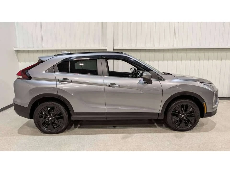 2022 Mitsubishi Eclipse Cross - Image 3 of 10