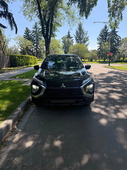 2022 Mitsubishi Eclipse Cross - Image 2 of 12