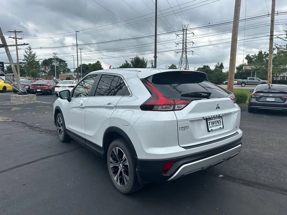2022 Mitsubishi Eclipse Cross - Image 9 of 20