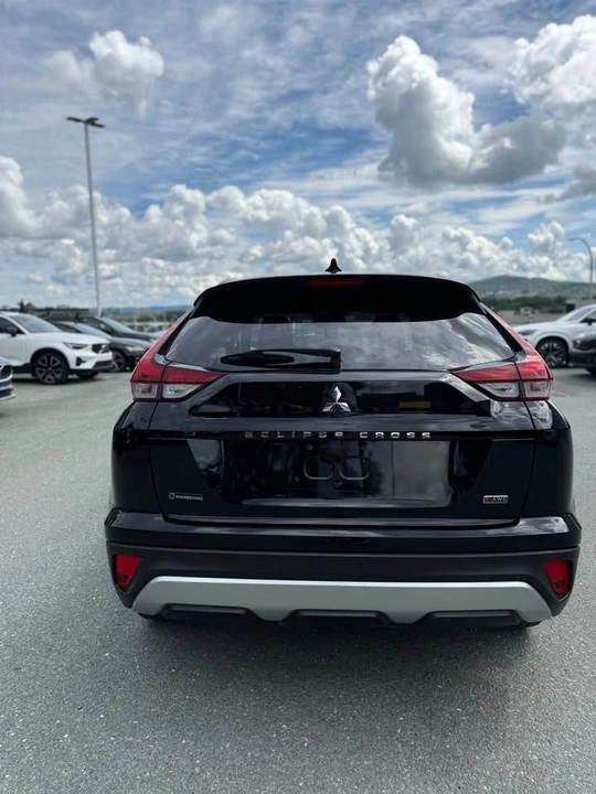 2022 Mitsubishi Eclipse Cross - Image 5 of 14