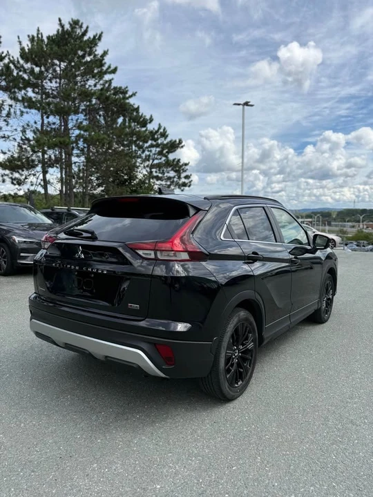 2022 Mitsubishi Eclipse Cross - Image 4 of 14