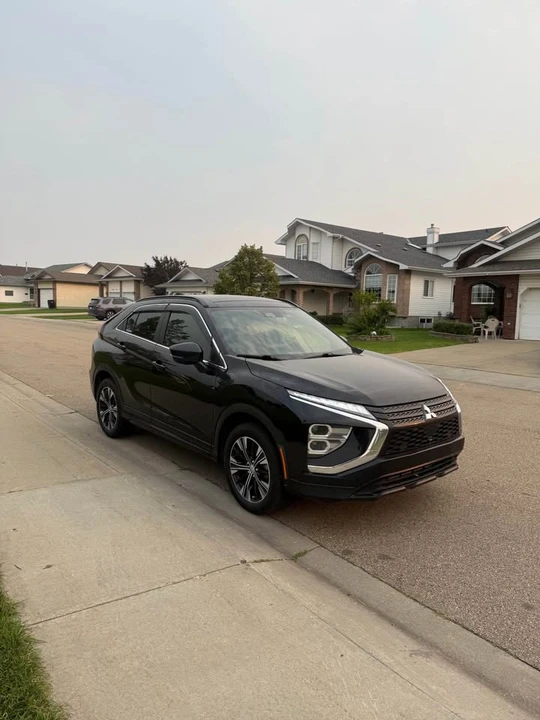 2022 Mitsubishi Eclipse Cross - Image 3 of 10