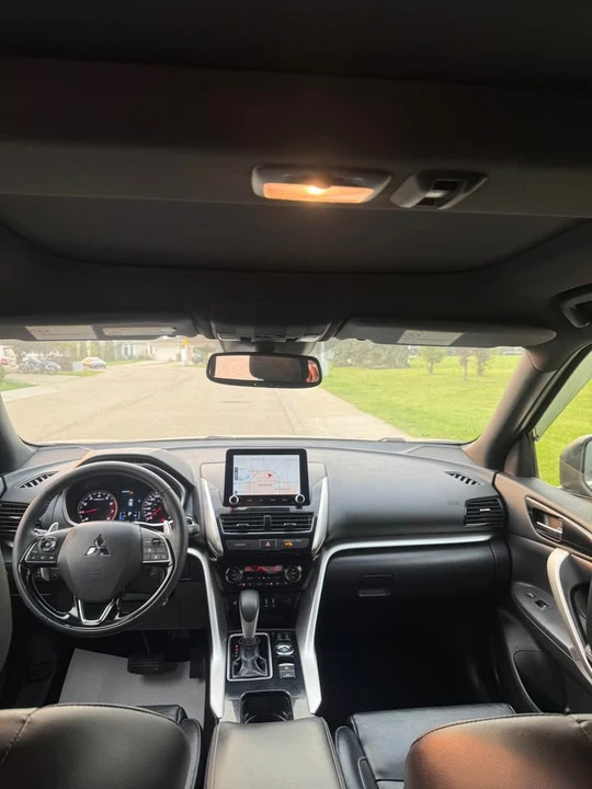 2022 Mitsubishi Eclipse Cross - Image 8 of 10
