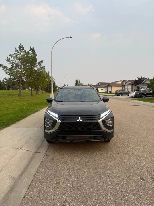 2022 Mitsubishi Eclipse Cross - Image 2 of 10