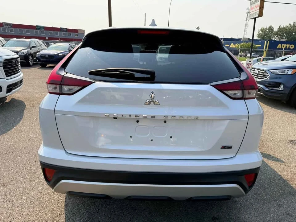 2022 Mitsubishi Eclipse Cross - Image 13 of 18