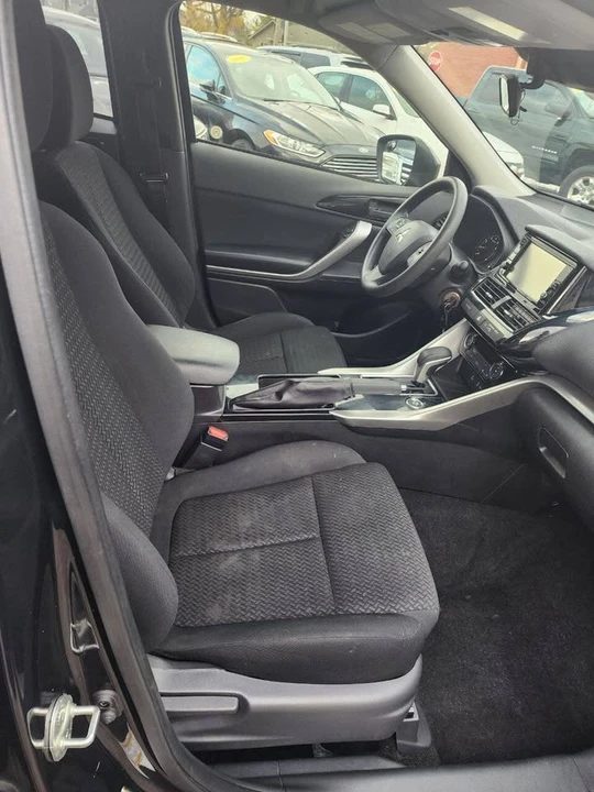 2022 Mitsubishi Eclipse Cross - Image 10 of 20