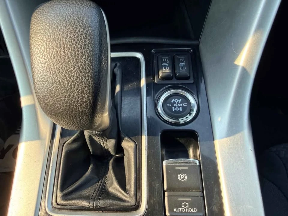 2022 Mitsubishi Eclipse Cross - Image 11 of 18