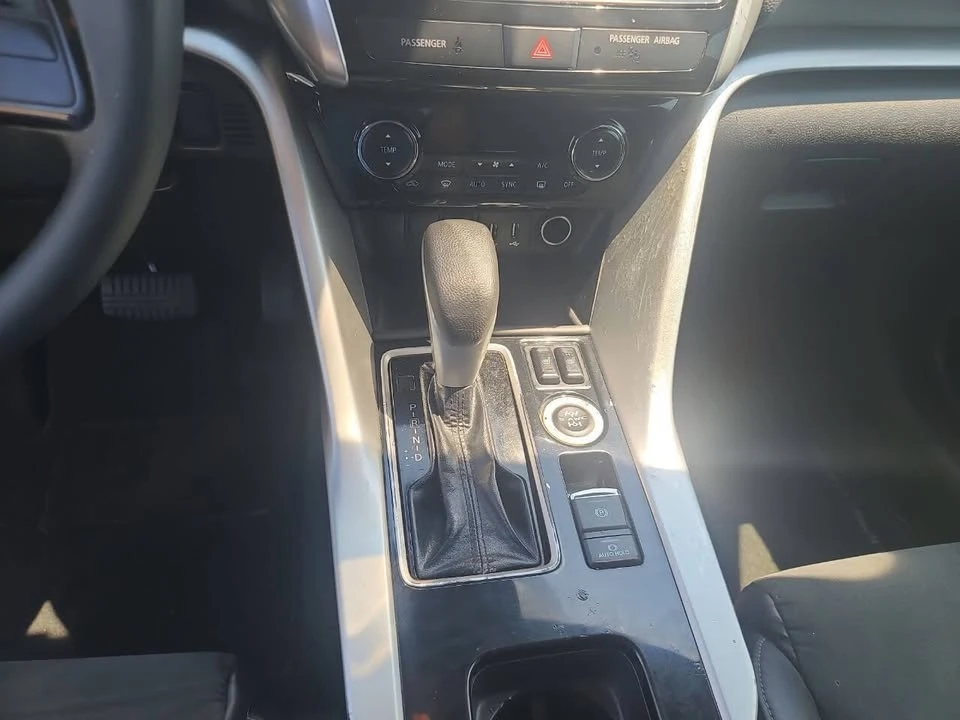 2022 Mitsubishi Eclipse Cross - Image 17 of 20