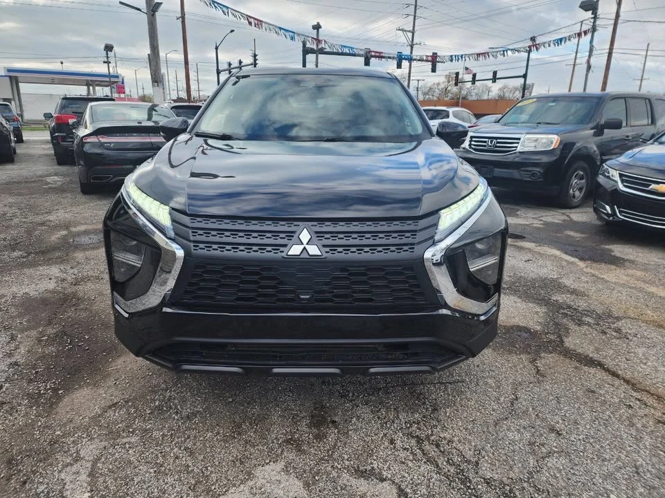 2022 Mitsubishi Eclipse Cross - Image 2 of 20