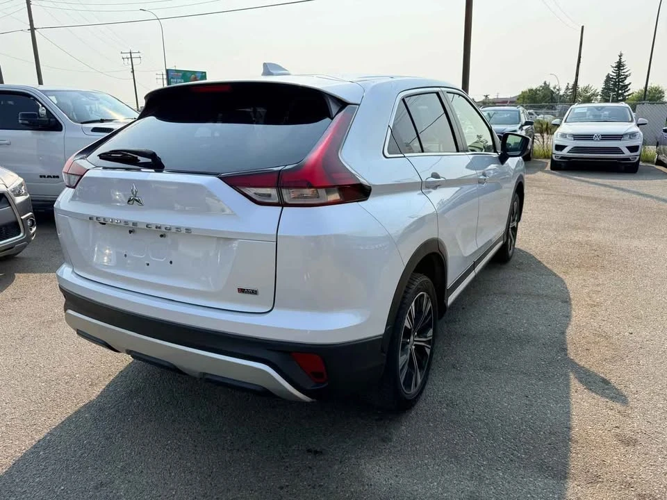 2022 Mitsubishi Eclipse Cross - Image 3 of 18
