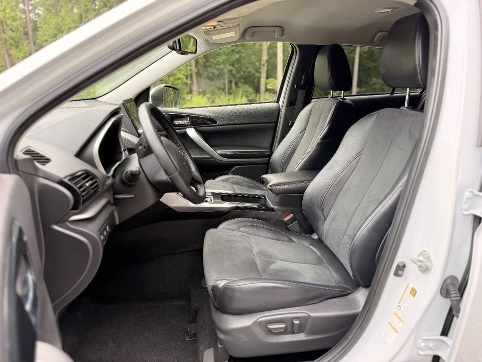 2022 Mitsubishi Eclipse Cross - Image 11 of 20