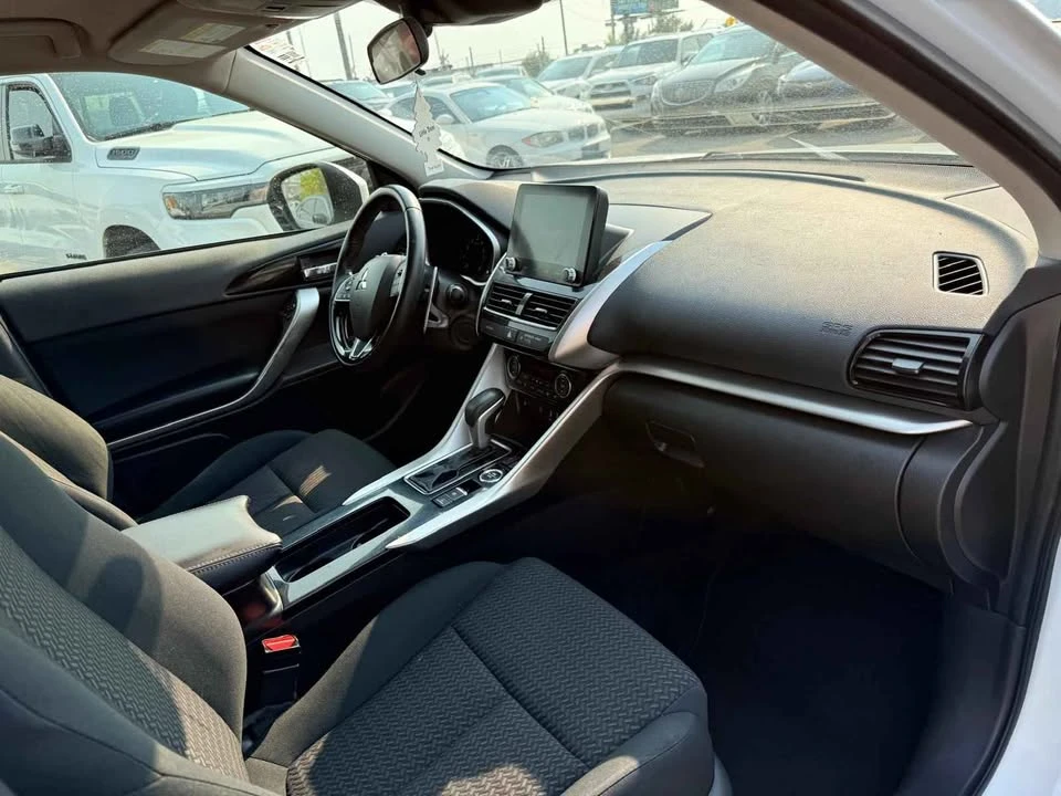 2022 Mitsubishi Eclipse Cross - Image 5 of 18