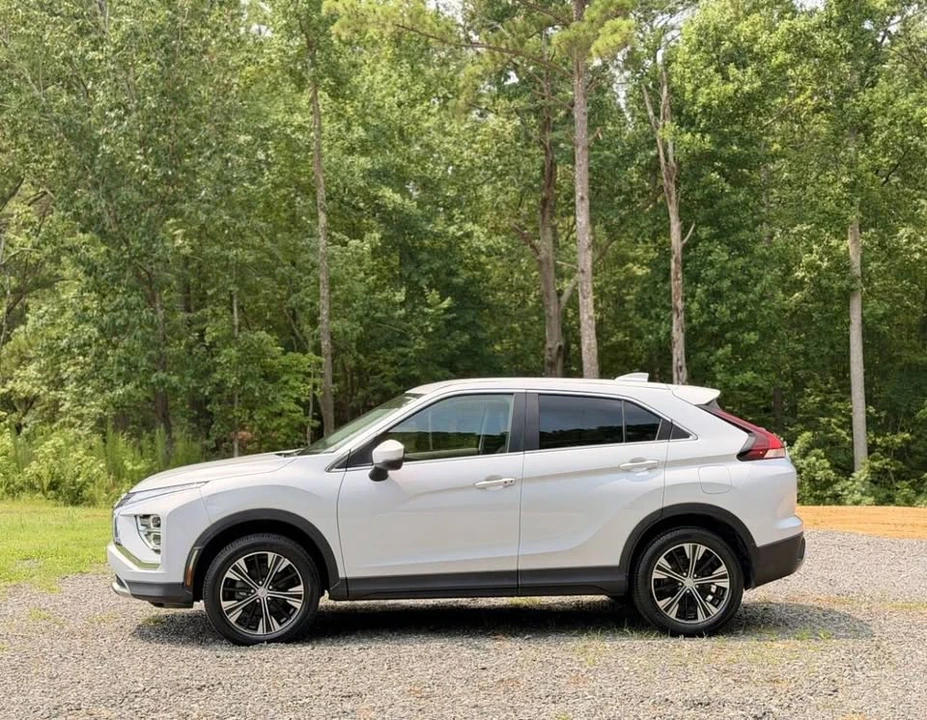 2022 Mitsubishi Eclipse Cross - Image 4 of 20
