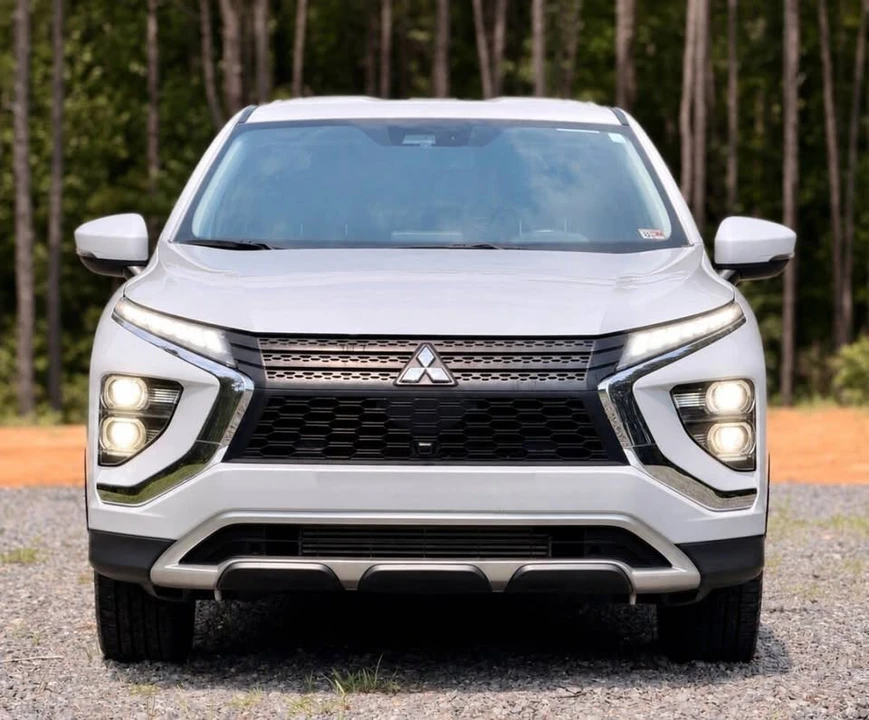 2022 Mitsubishi Eclipse Cross - Image 2 of 20