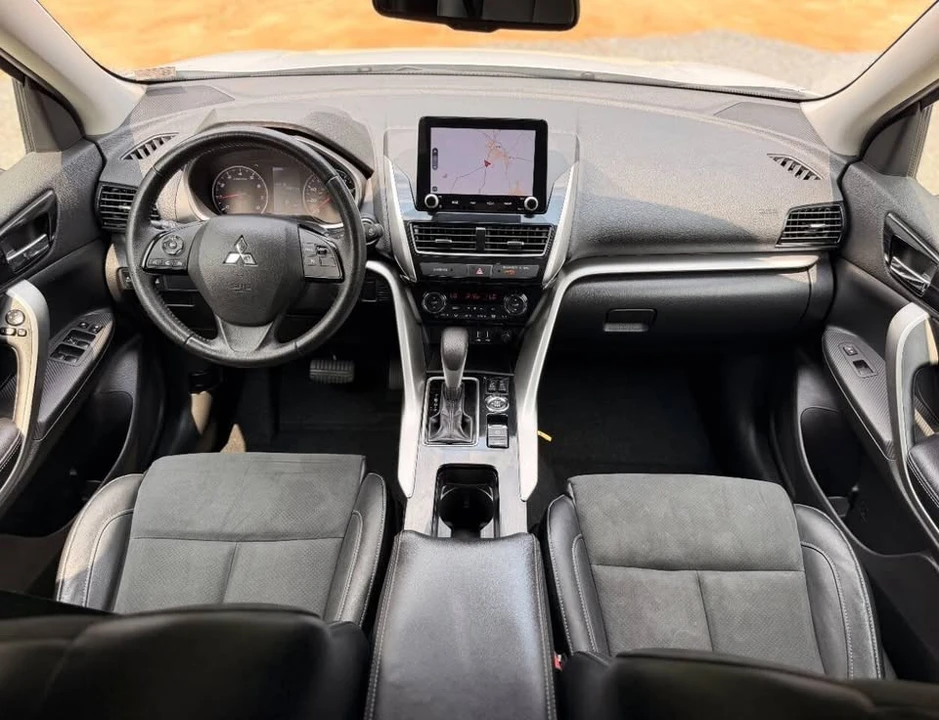 2022 Mitsubishi Eclipse Cross - Image 16 of 20