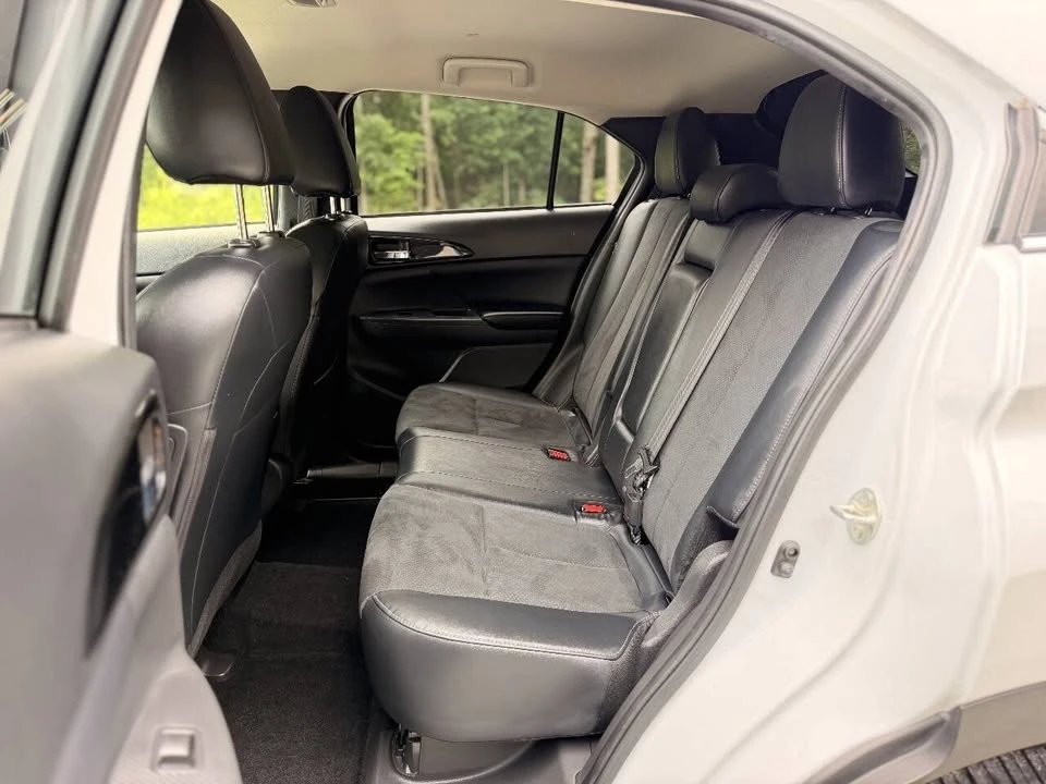 2022 Mitsubishi Eclipse Cross - Image 12 of 20