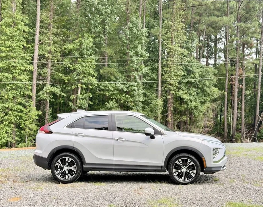 2022 Mitsubishi Eclipse Cross - Image 8 of 20
