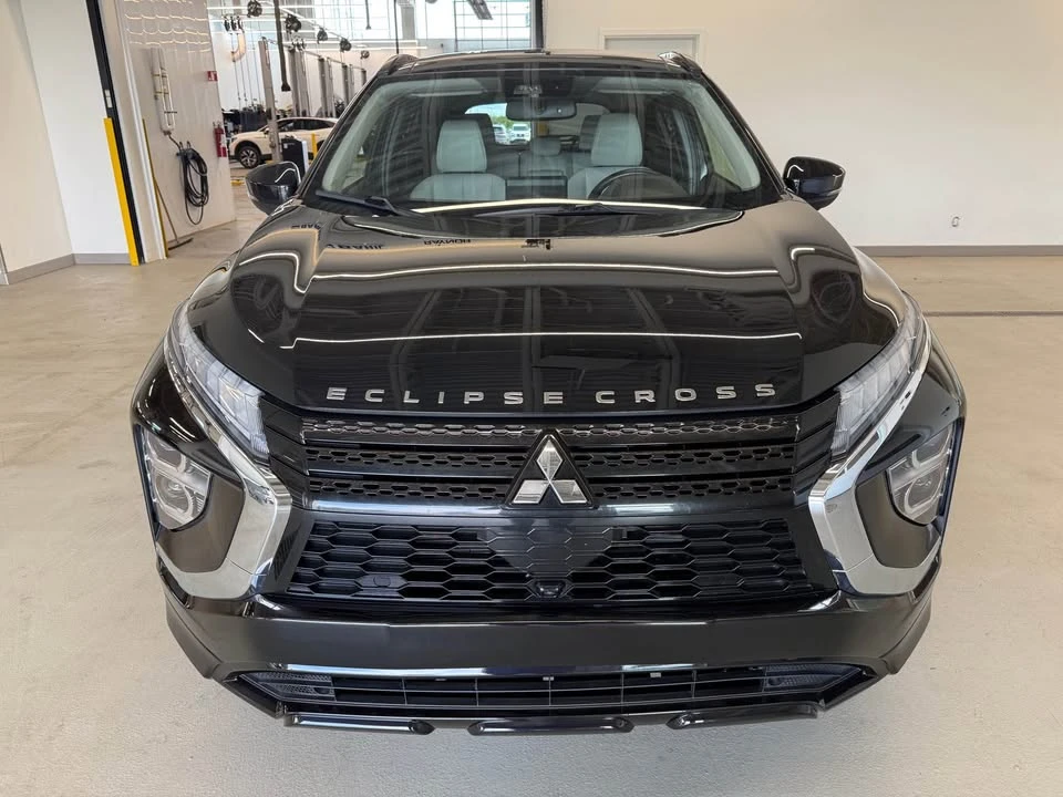 2022 Mitsubishi Eclipse Cross - Image 2 of 13