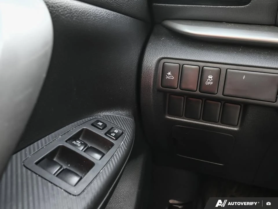 2022 Mitsubishi Eclipse Cross - Image 9 of 13