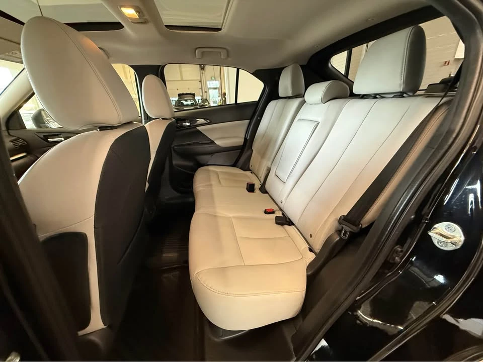 2022 Mitsubishi Eclipse Cross - Image 9 of 13