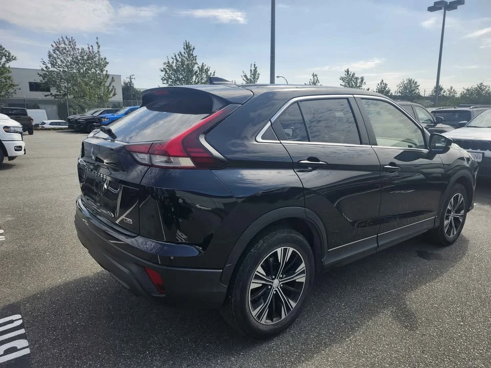 2022 Mitsubishi Eclipse Cross - Image 3 of 10