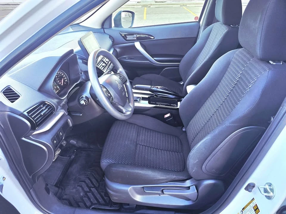 2022 Mitsubishi Eclipse Cross - Image 11 of 16