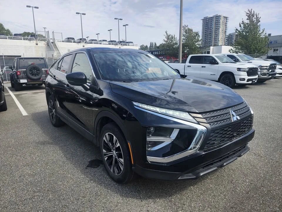 2022 Mitsubishi Eclipse Cross - Image 2 of 10