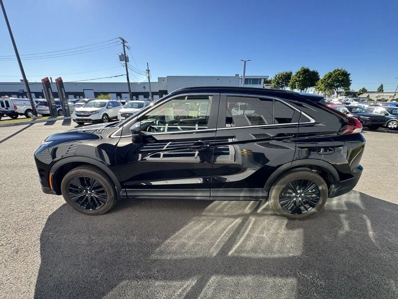 2022 Mitsubishi Eclipse Cross - Image 2 of 14