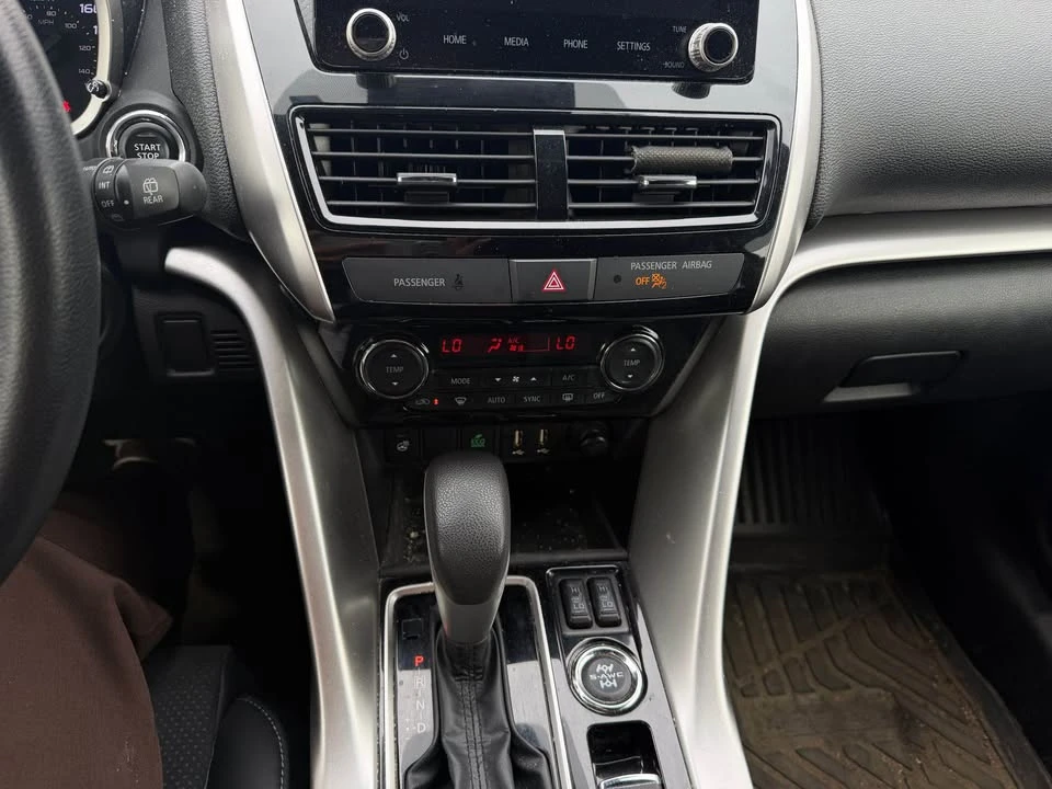 2022 Mitsubishi Eclipse Cross - Image 3 of 13