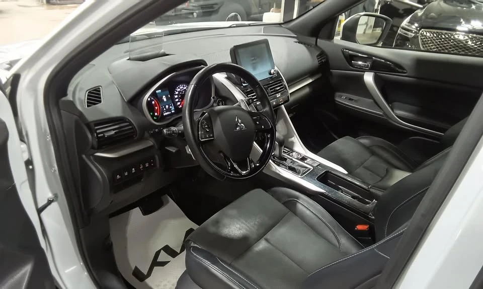 2022 Mitsubishi Eclipse Cross - Image 12 of 20