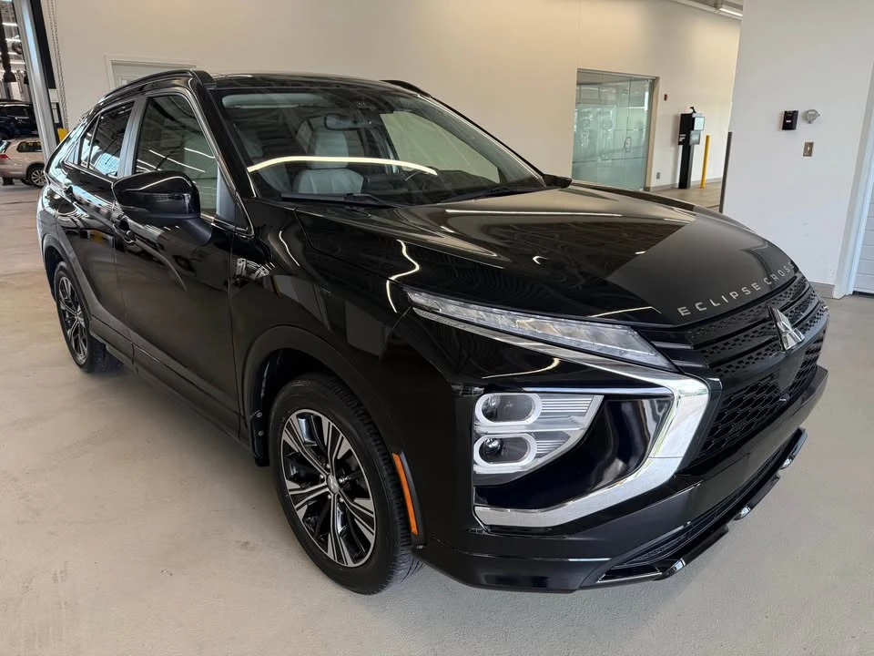 2022 Mitsubishi Eclipse Cross - Image 3 of 13