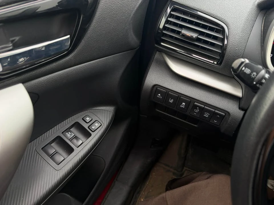 2022 Mitsubishi Eclipse Cross - Image 8 of 13