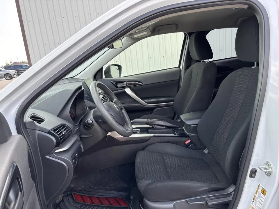 2022 Mitsubishi Eclipse Cross - Image 2 of 3