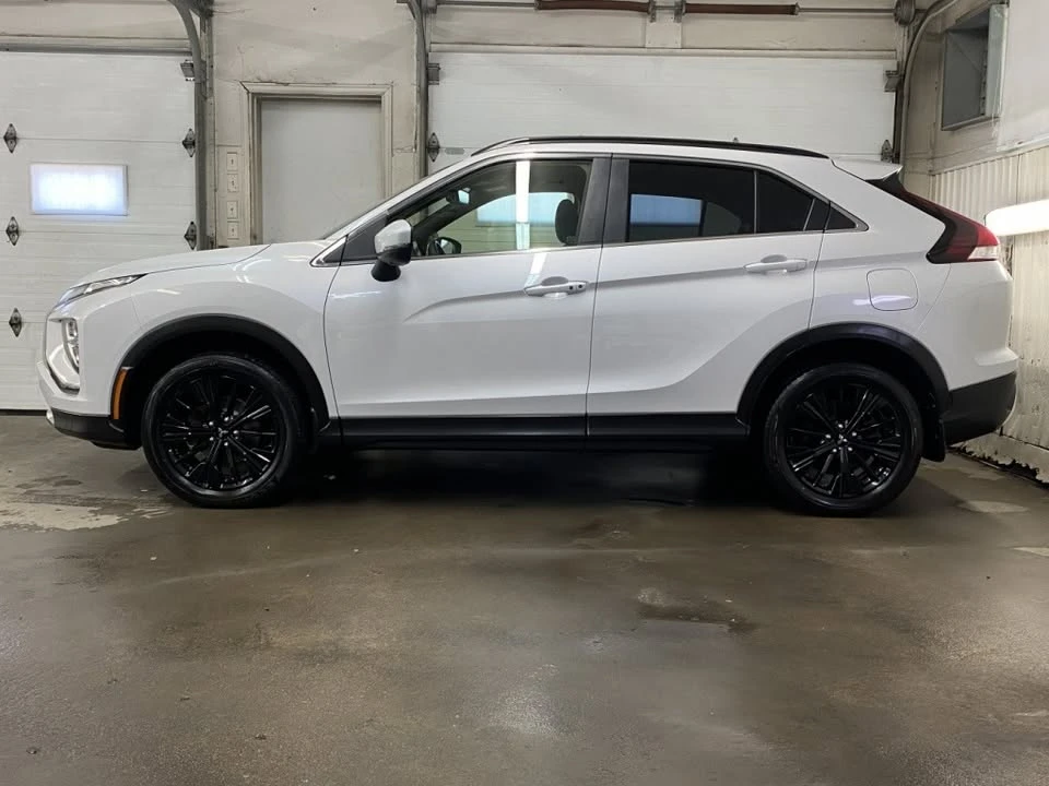 2022 Mitsubishi Eclipse Cross - Image 3 of 20