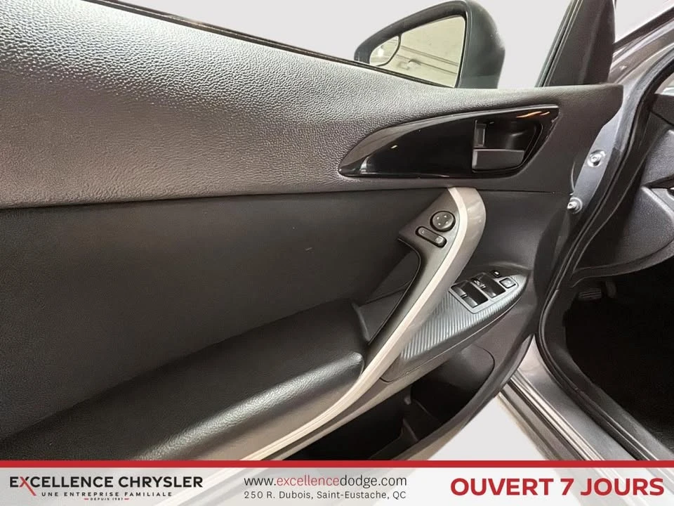 2022 Mitsubishi Eclipse Cross - Image 11 of 18