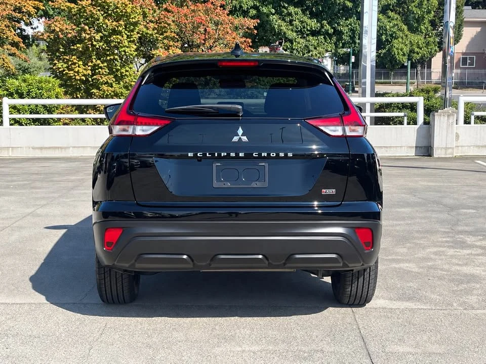 2022 Mitsubishi Eclipse Cross - Image 4 of 19