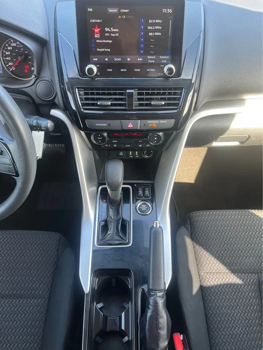 2022 Mitsubishi Eclipse Cross - Image 13 of 19
