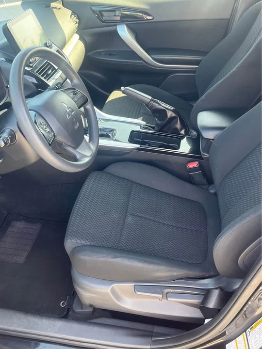 2022 Mitsubishi Eclipse Cross - Image 8 of 19