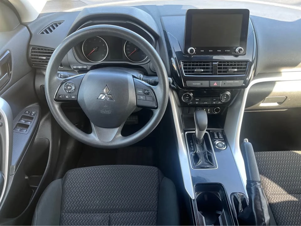 2022 Mitsubishi Eclipse Cross - Image 5 of 19