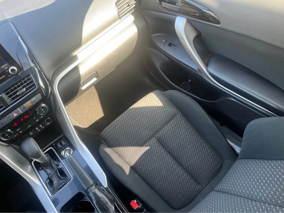 2022 Mitsubishi Eclipse Cross - Image 12 of 19