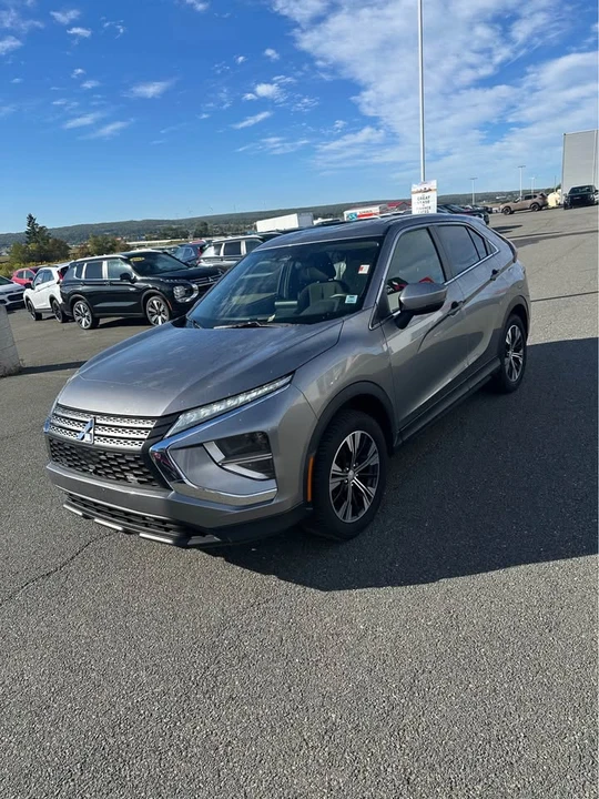 2022 Mitsubishi Eclipse Cross - Image 2 of 5