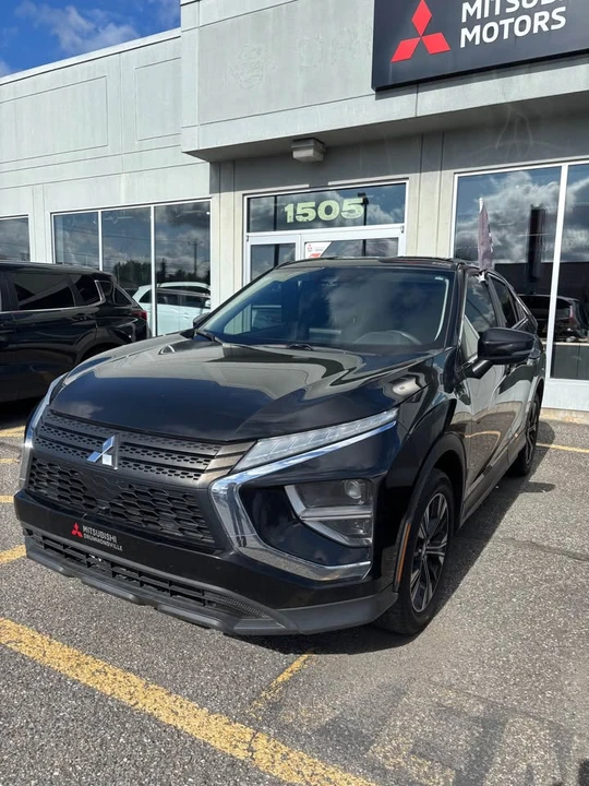 2022 Mitsubishi Eclipse Cross - Image 2 of 11