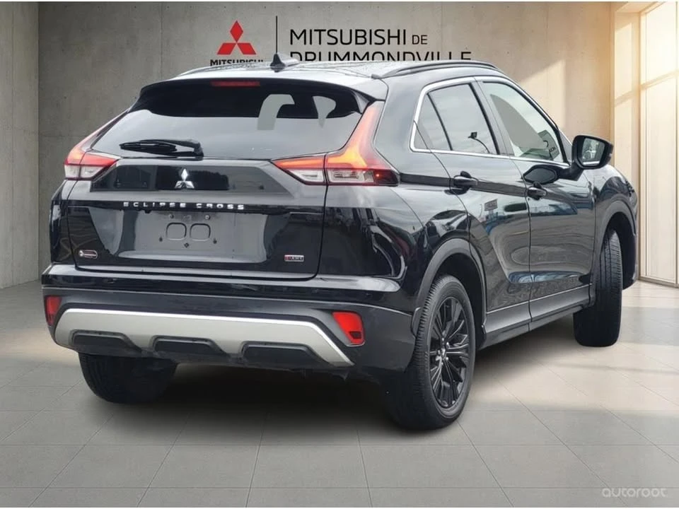 2022 Mitsubishi Eclipse Cross - Image 3 of 10
