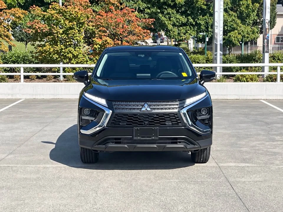 2022 Mitsubishi Eclipse Cross - Image 2 of 19