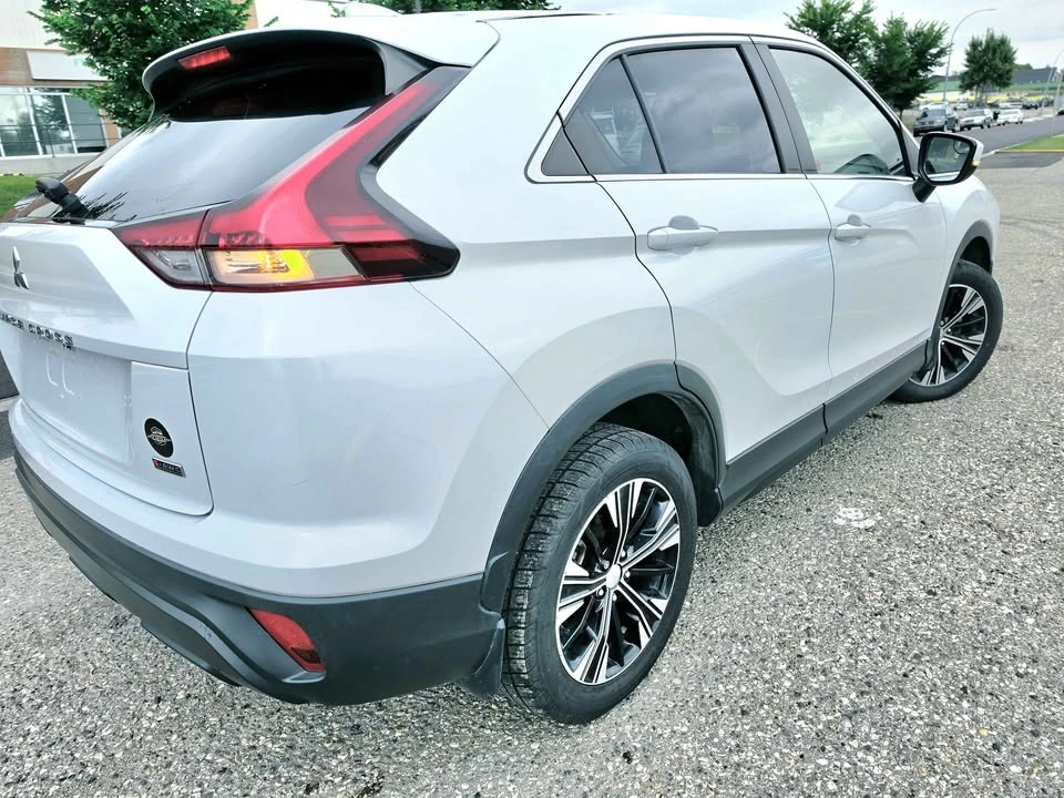 2022 Mitsubishi Eclipse Cross - Image 3 of 16