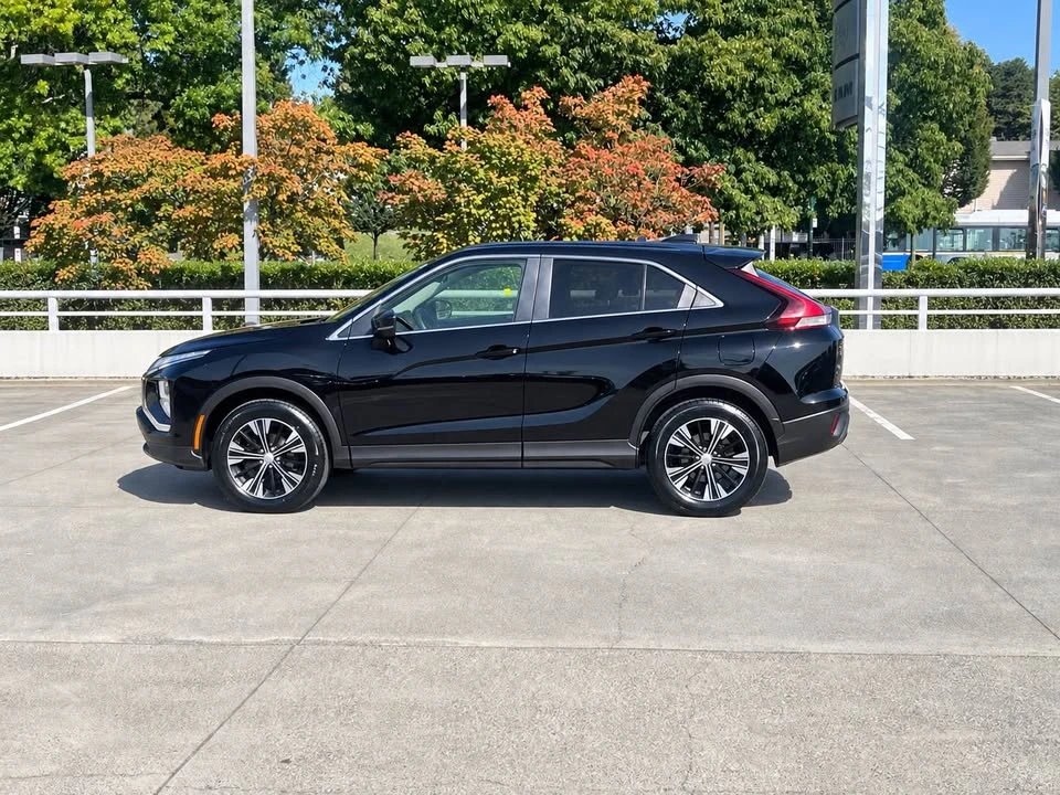 2022 Mitsubishi Eclipse Cross - Image 3 of 19