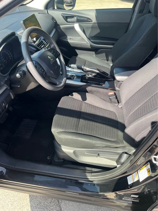 2022 Mitsubishi Eclipse Cross - Image 16 of 19