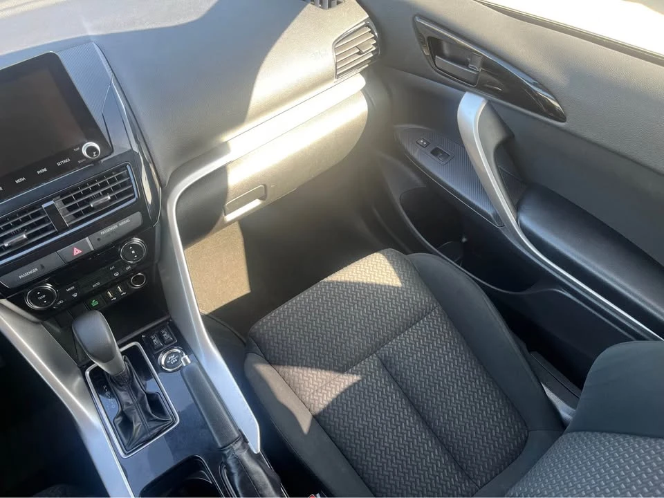 2022 Mitsubishi Eclipse Cross - Image 6 of 19